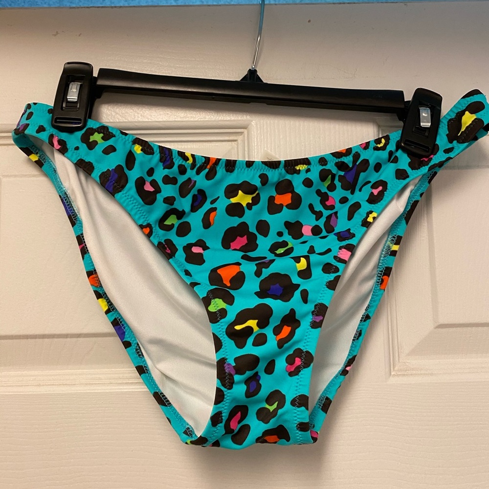 NWOT Size L Victoria Secret Bikini - Picture 2 of 3